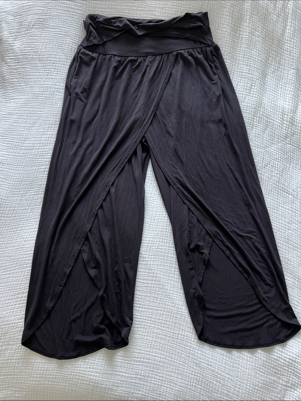 NWOT • Athleta Release Pant in Black (Tulip-Style Wrap Wide Leg Crop) • Large - Picture 3 of 11